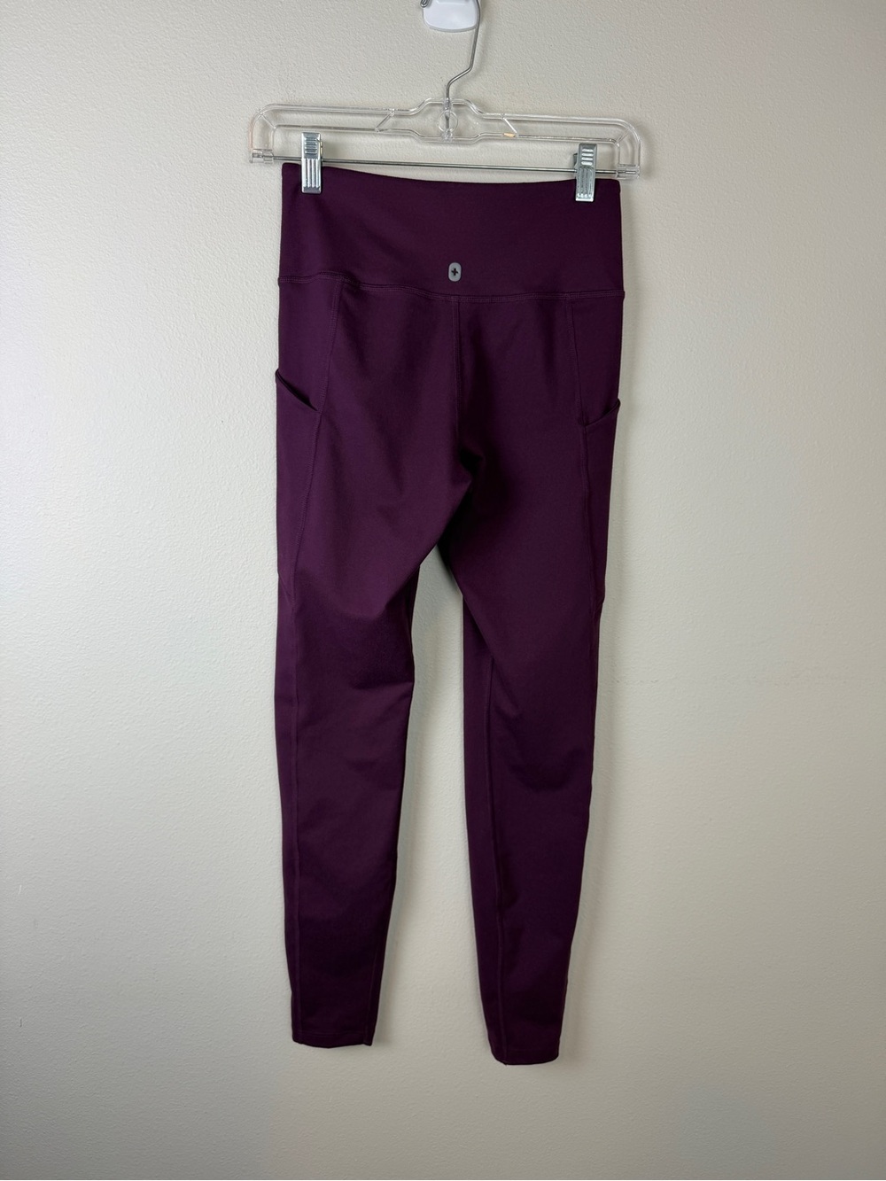 FIGS Performance Plum Leggings - Picture 3 of 4